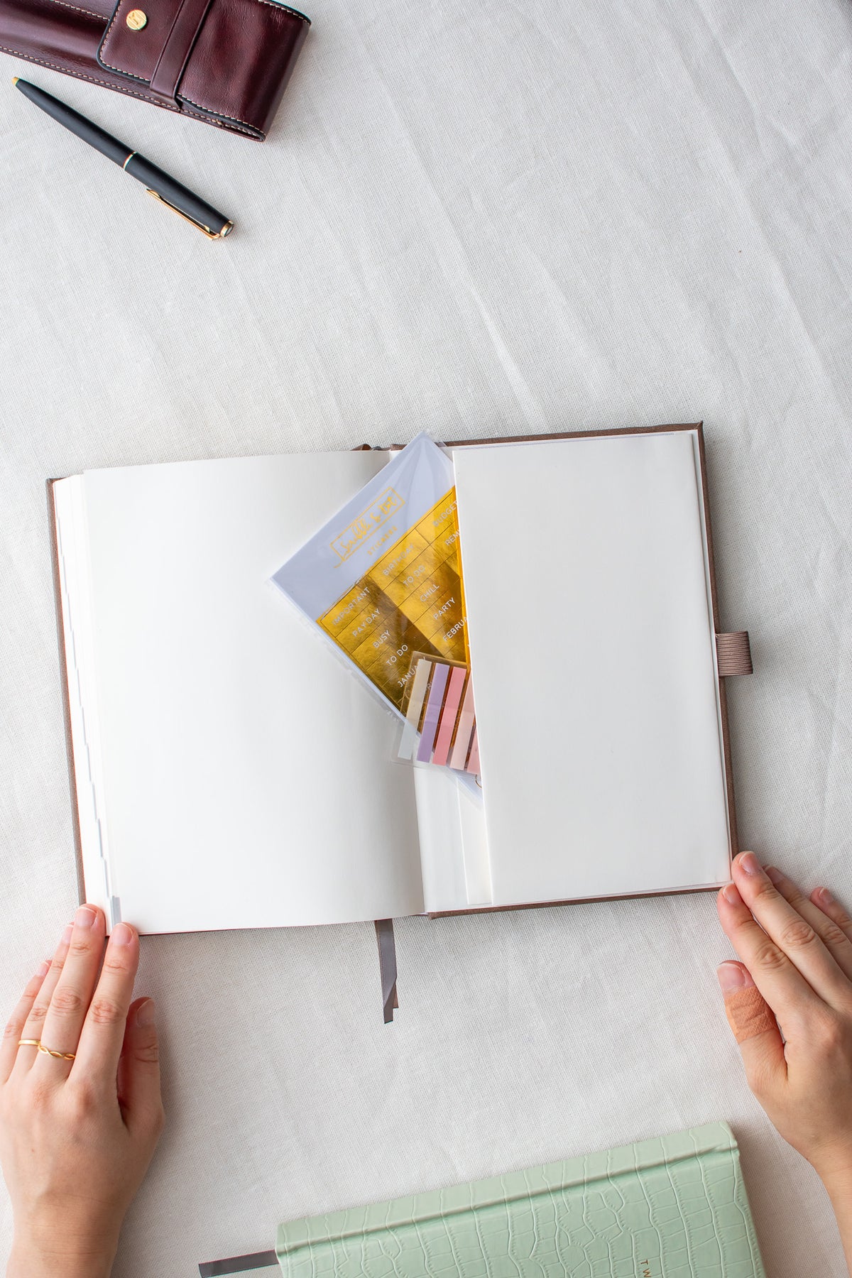 2027年１日１ページ手帳｜A5デイリープランナー｜Ink